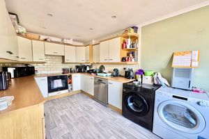 Kitchen Diner- click for photo gallery